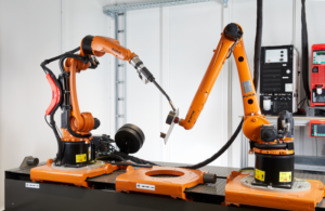 KUKA, Multiple Robot Motion Software, KUKA.RoboTeam, Coordinated Motion Software, ensure process-optimized positioning, Geometrically coupled robots,