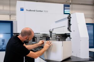 Franziska Maschowski, TRUMPF, panel bending machine, TruBend Center 7020, box height and material thickness, TRUMPF Inc., TruBend Center 7020, Automated Bending, radius bends, short side lengths, Rotary Part Manipulator, ToolMaster system, TecZone Fold software, narrow profiles