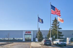 ABB Robotics, ABB, Gretchen Whitmer, Marc Segura, John Bubnikovich, Sami Atiya, U.S. robotics headquarters, packaging & logistics, food & beverage, construction, lifesciences & healthcare, automotive electric vehicle production, Customer Center, AI, software solutions, automation, robotics,