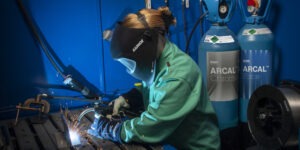 Shielding Gas and Flux Cored Wire Combine to Provide Consistent Welding Results, ARCAL™ line of shielding gases, Airgas, Air Liquide company, SMARTOP™, EXELTOP™, RADNOR™ Flux Cored Wire